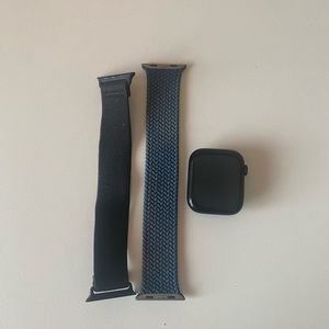Apple Watch Series 7 GPS Midnight 45mm and  2 watch bands